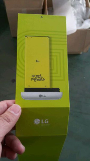 LG-G5-battery-300x533